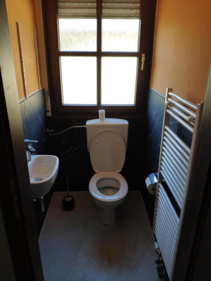 Ferienwohnung Mit 123Qm Fuer 8 Personen Mit Sehr Grossem Garten, Einfache Innen-Ausstattung Lipcse Kültér fotó