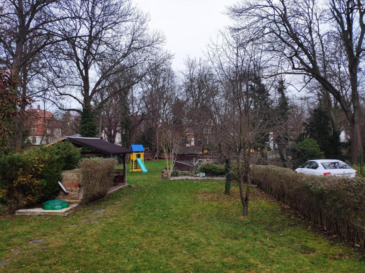 Ferienwohnung Mit 123Qm Fuer 8 Personen Mit Sehr Grossem Garten, Einfache Innen-Ausstattung Lipcse Kültér fotó