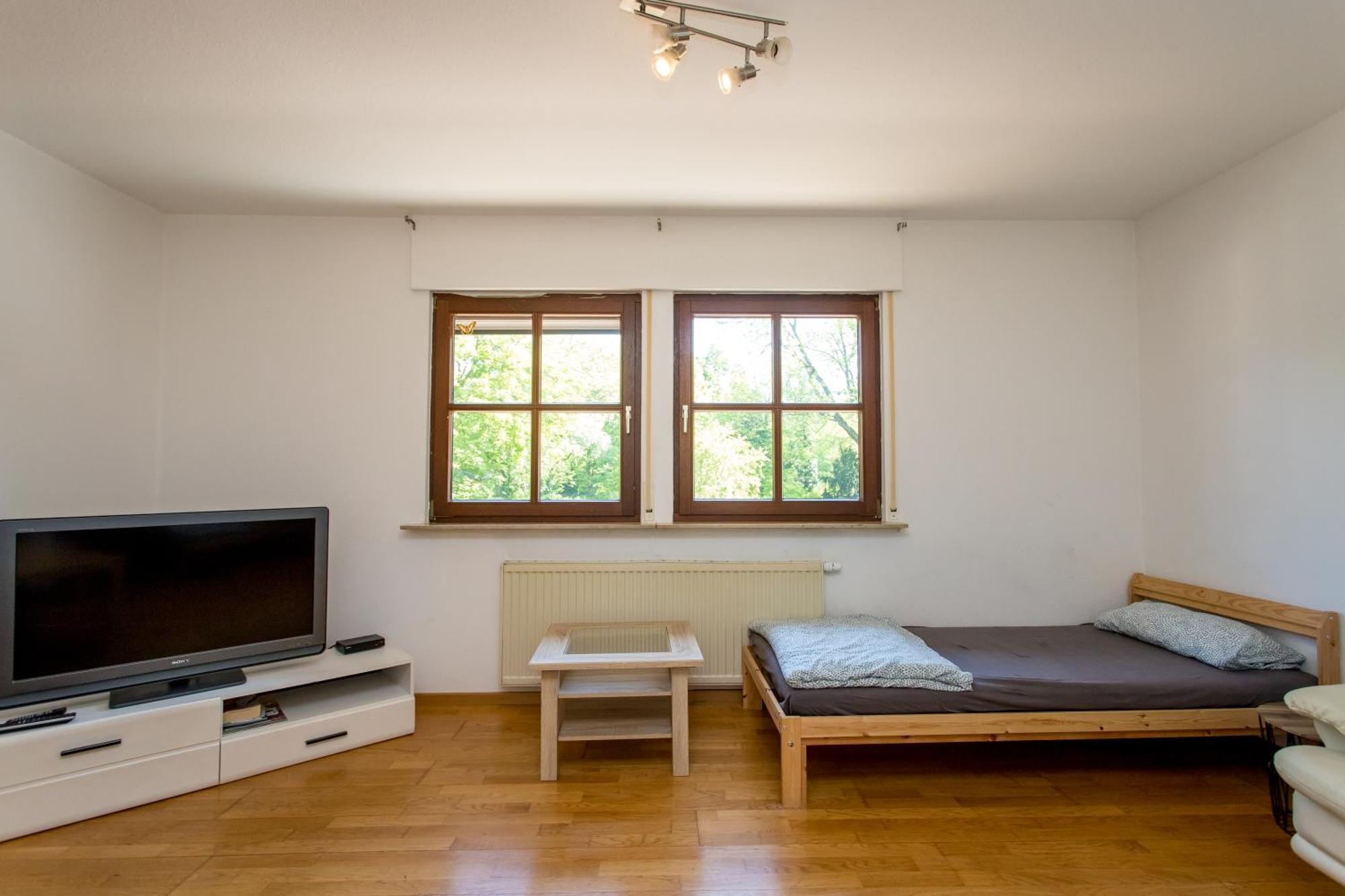 Ferienwohnung Mit 123Qm Fuer 8 Personen Mit Sehr Grossem Garten, Einfache Innen-Ausstattung Lipcse Kültér fotó
