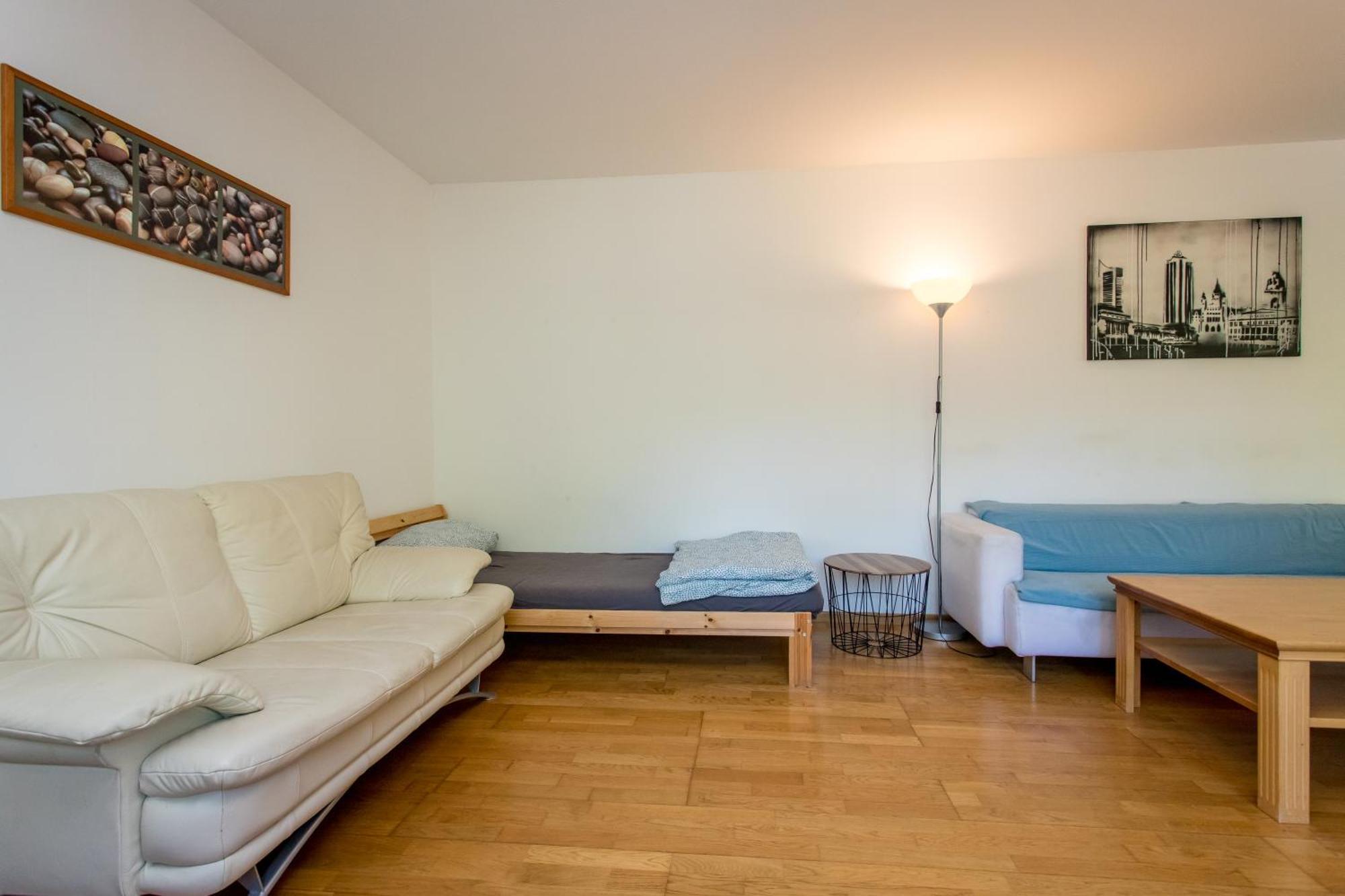 Ferienwohnung Mit 123Qm Fuer 8 Personen Mit Sehr Grossem Garten, Einfache Innen-Ausstattung Lipcse Kültér fotó